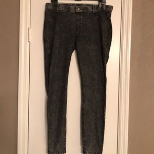 Hue Skinny Leg Jeans. Size XL
